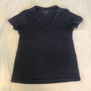 Universal threads basic V neck tee